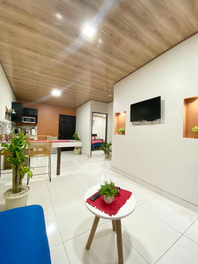 Pura Vida Apartment. 5 Min From Airport Alajuela Exterior photo