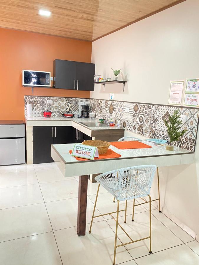Pura Vida Apartment. 5 Min From Airport Alajuela Exterior photo